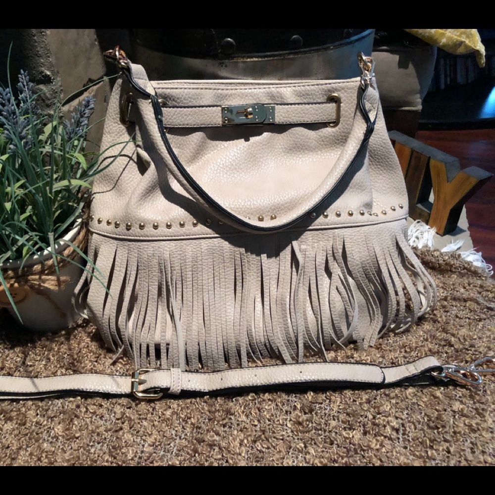 NWOT-Mellow World Lorraine Fringe Bag